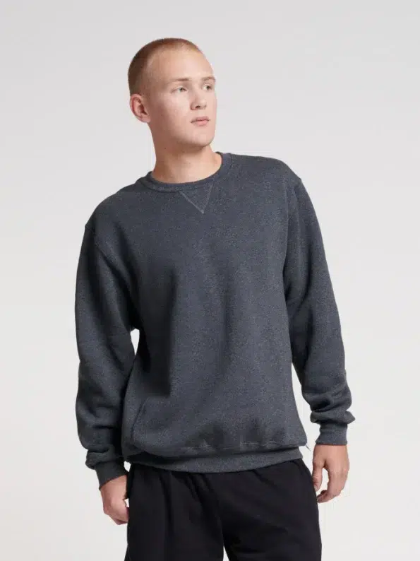 Unisex sweatshirt Russell 698HBM1 – Soft and durable fleece with Dri-Power® technology. Moisture-wicking, odor control and UV protection in 16 colors.