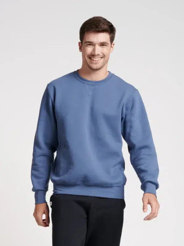 Stay dry, fresh and protected with the Russell 698HBM1 unisex sweatshirt. Dri-Power® fleece, durable, breathable & ready to customize.